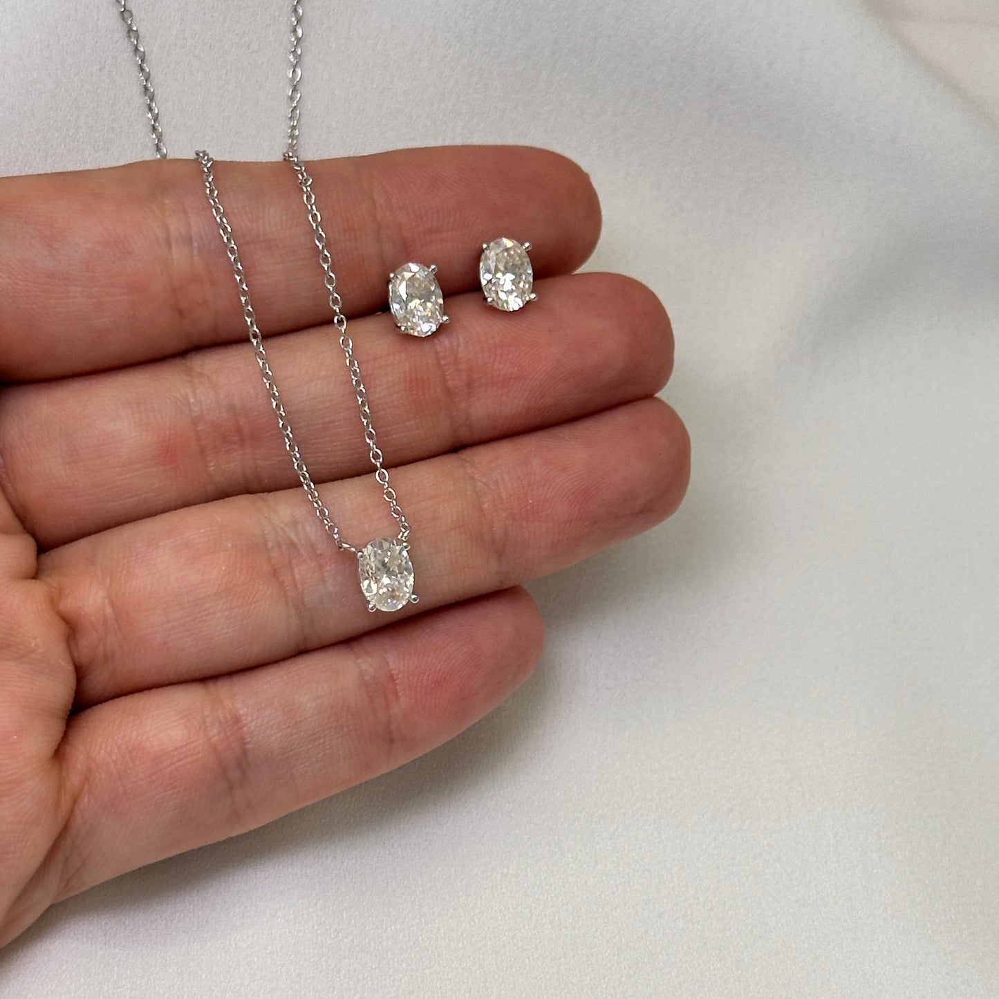 Colar prata 925 ponto de luz oval com pedra Moissanite