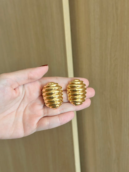 Brinco Bold Textura Dourado