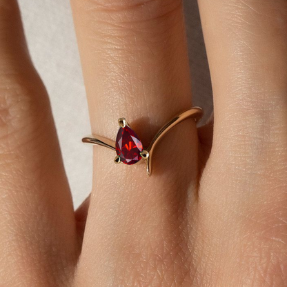 Anel de Formatura em Ouro 18K Gota – Personalizável com a Pedra do Seu Curso