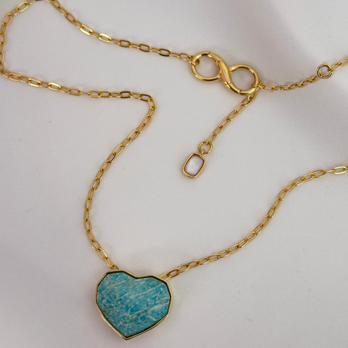 COLAR AMOR PEDRA NATURAL AMAZONITA CORAÇÃO BANHO OURO 18K