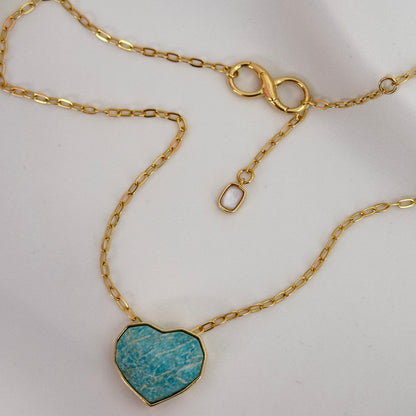 COLAR AMOR PEDRA NATURAL AMAZONITA CORAÇÃO BANHO OURO 18K