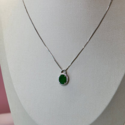 Colar com pingente esmeralda oval cravejado prata 925