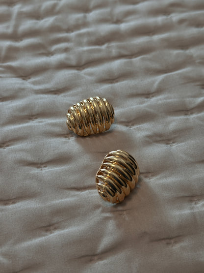Brinco Bold Textura Dourado