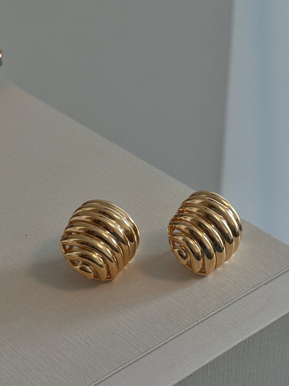 Brinco Bold Textura Dourado