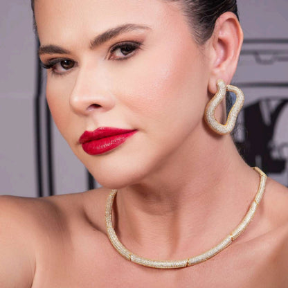 BRINCO AZZURRA FRONTAL ORGANICA CRAVEJADA DOURADA