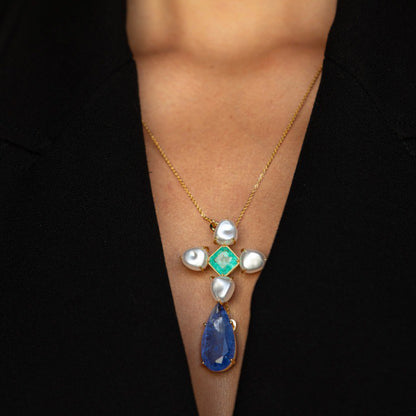 COLAR CRUCIFIXO TURMALINA, PÉROLA E CRISTAL AZUL
